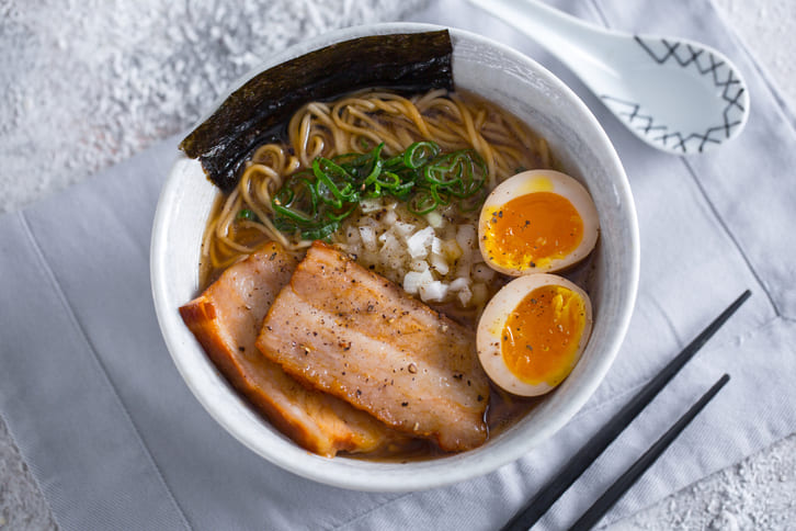 Ramen là gì? Nguồn gốc và cách phân biệt với những món mì Nhật khác