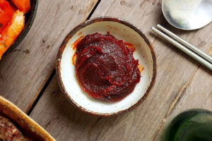 Gochujang là gì? Nguồn gốc, hương vị và cách sử dụng chuẩn Hàn Quốc