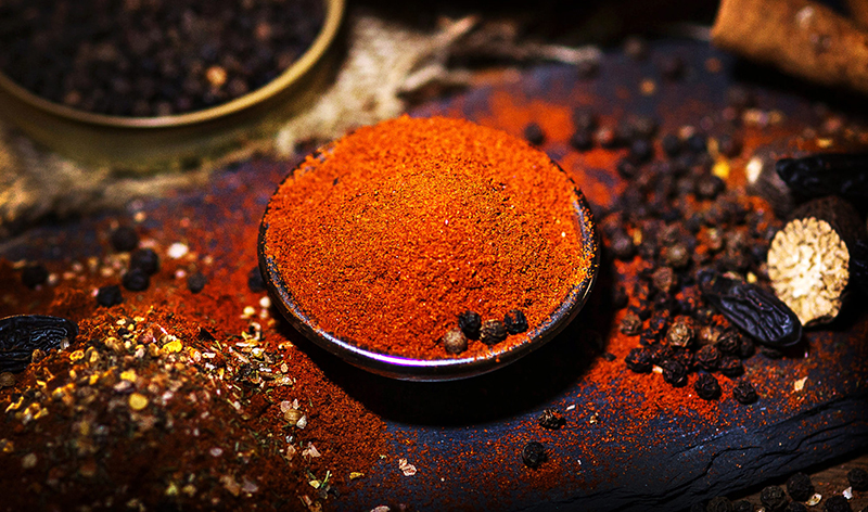 Paprika là gì? Phân biệt các loại paprika và cách sử dụng trong nấu ăn