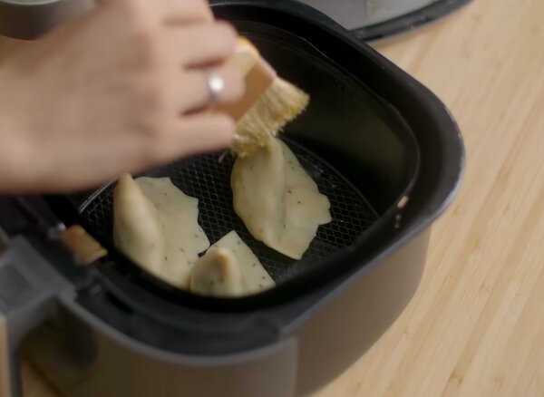 Cách nướng Samosa bằng nồi chiên không dầu