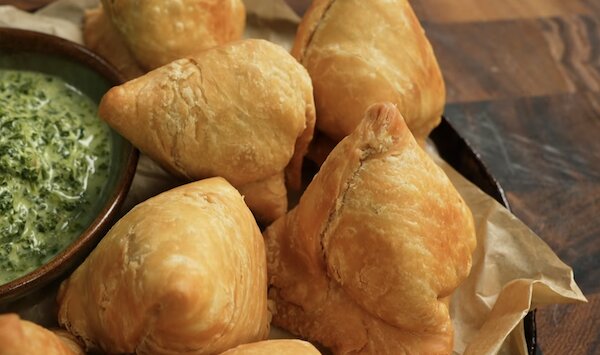 Bánh Flaky Samosa